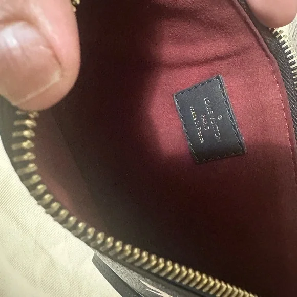 Louis Vuitton - Picture 4 of 4